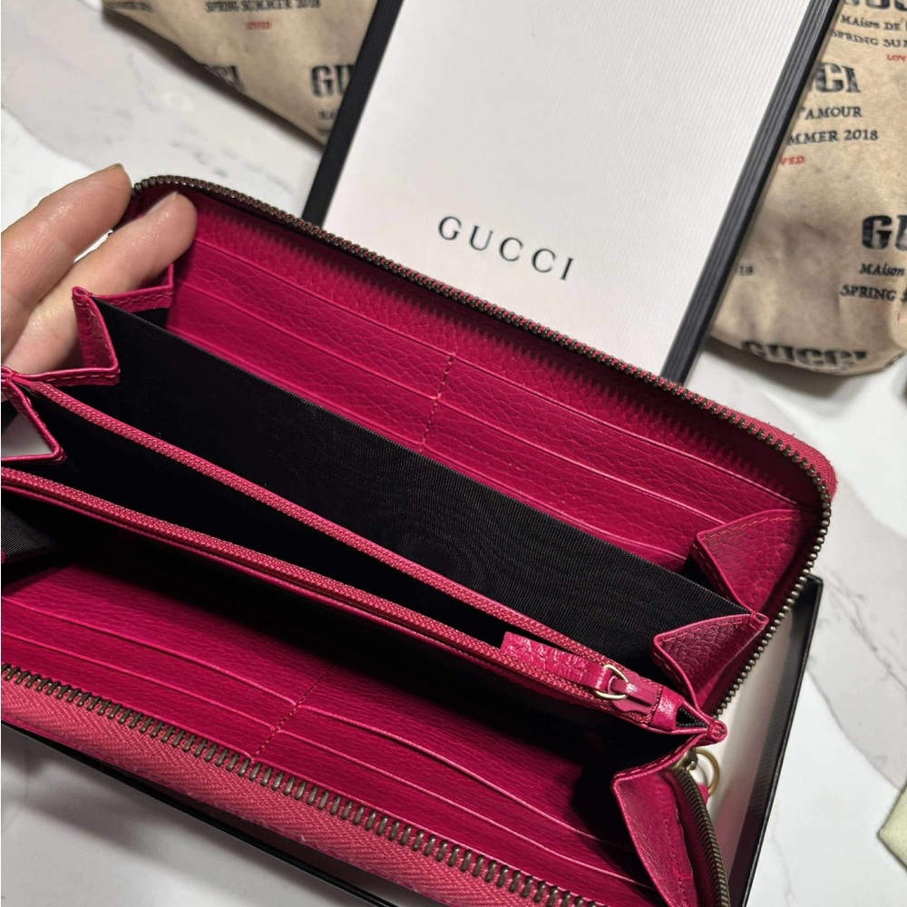 Gucci Fuchsia Zip-Around Wallet